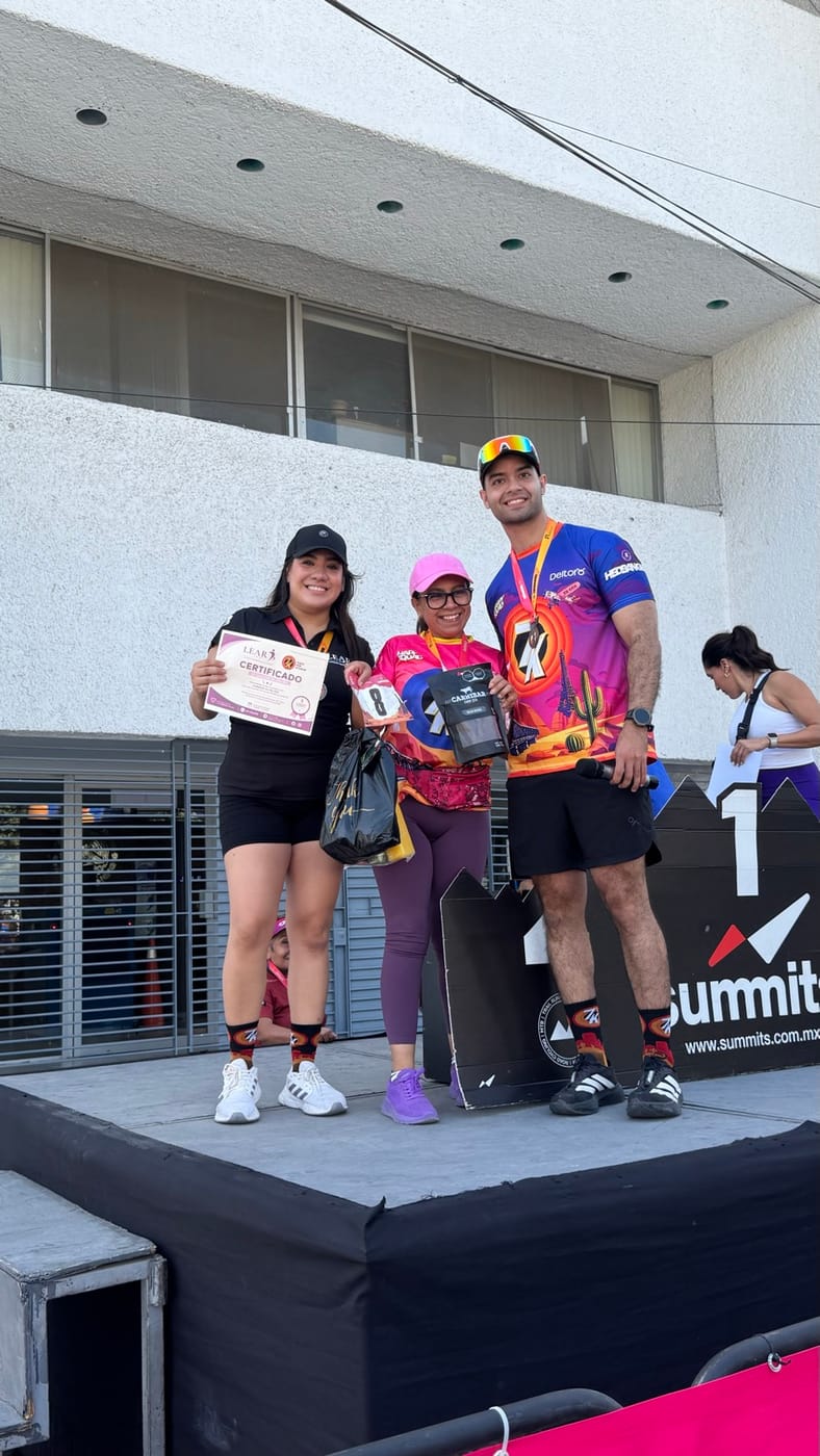 Entrega de premio de la rifa de la carrera 7K