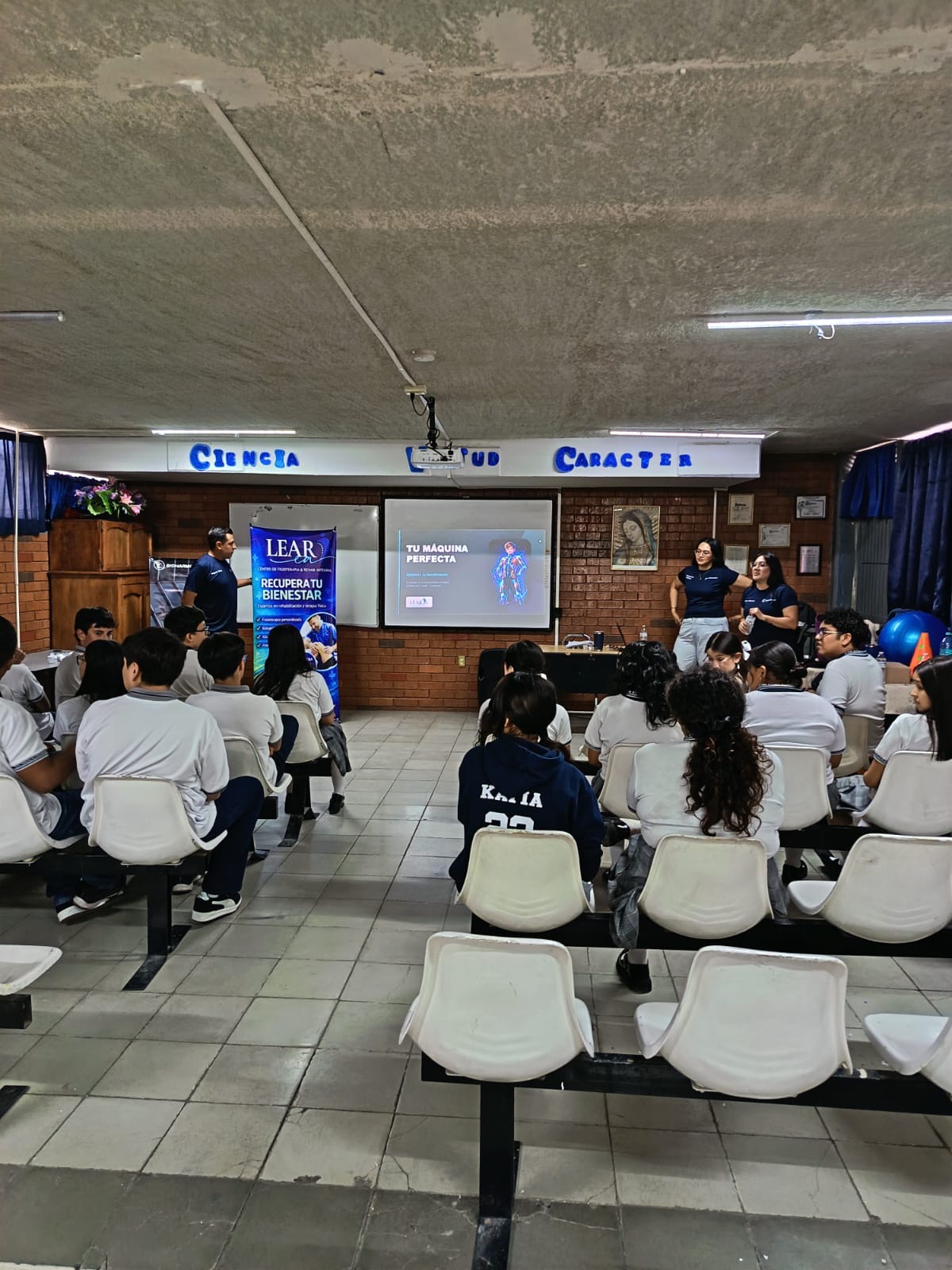 Charla de LEAR en el Colegio Jesús María Echavarría